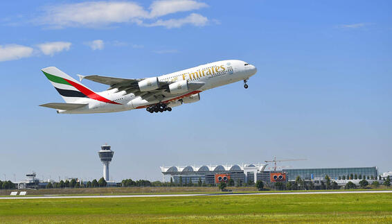 Ein Gigant am Himmel - der A380 beim Start