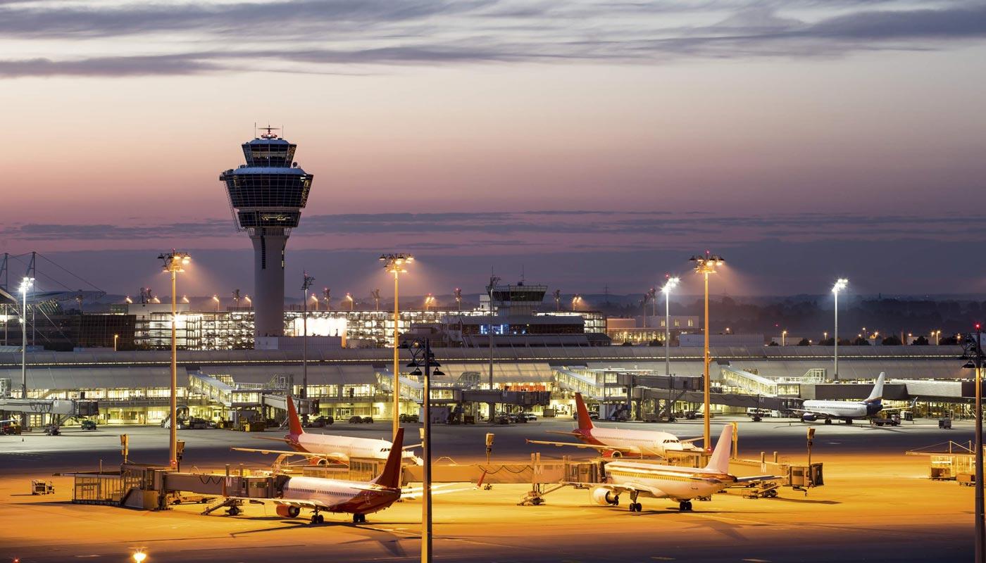 аэропорт им. аэропорт мюнхена терминал 2. самолет в аэропорту мюнхена. аэропорт мюнхена. чибо в аэропорту мюнхена.