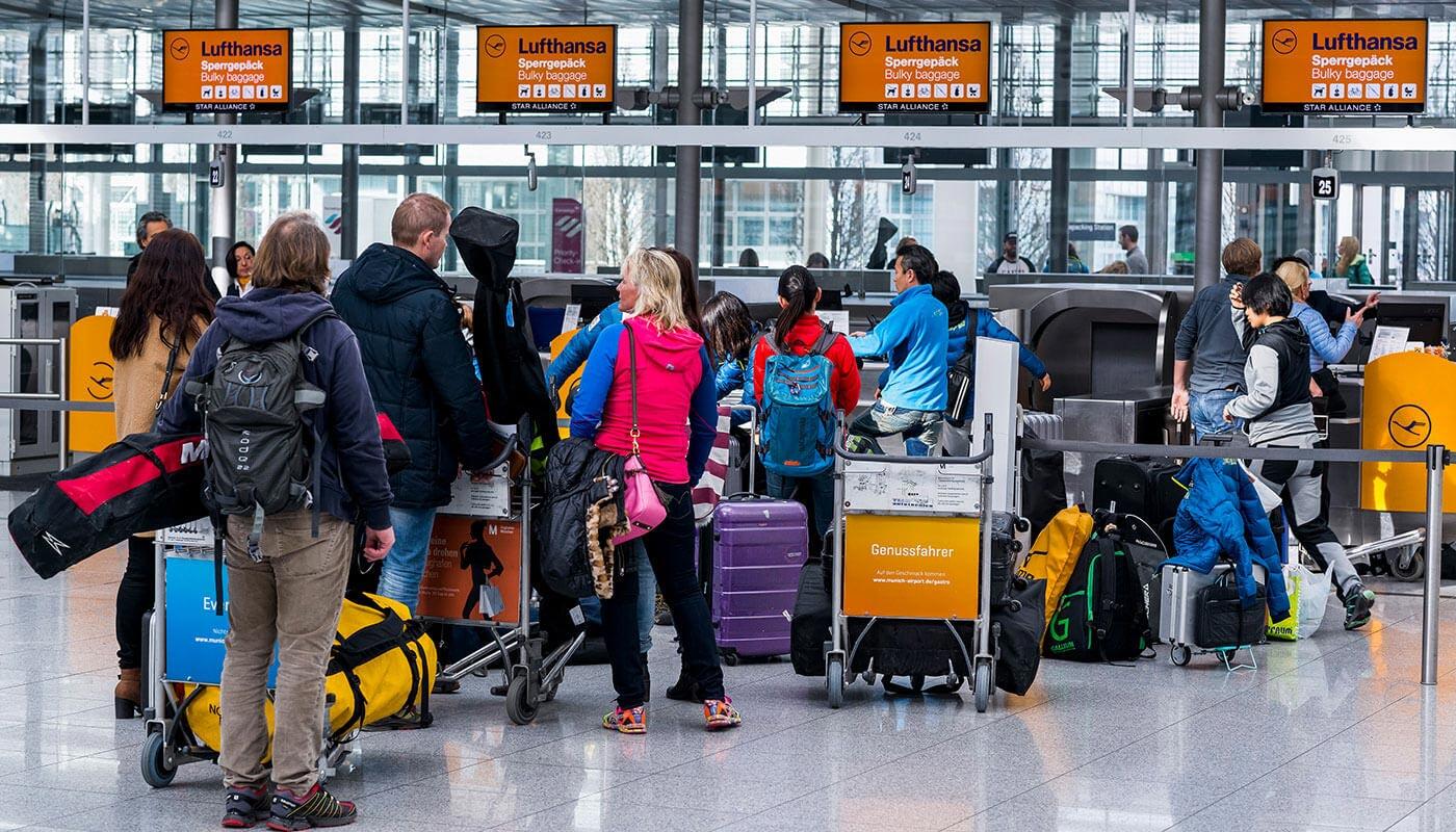 Check-in von Sperrgepäck Check-in von Sperrgepäck