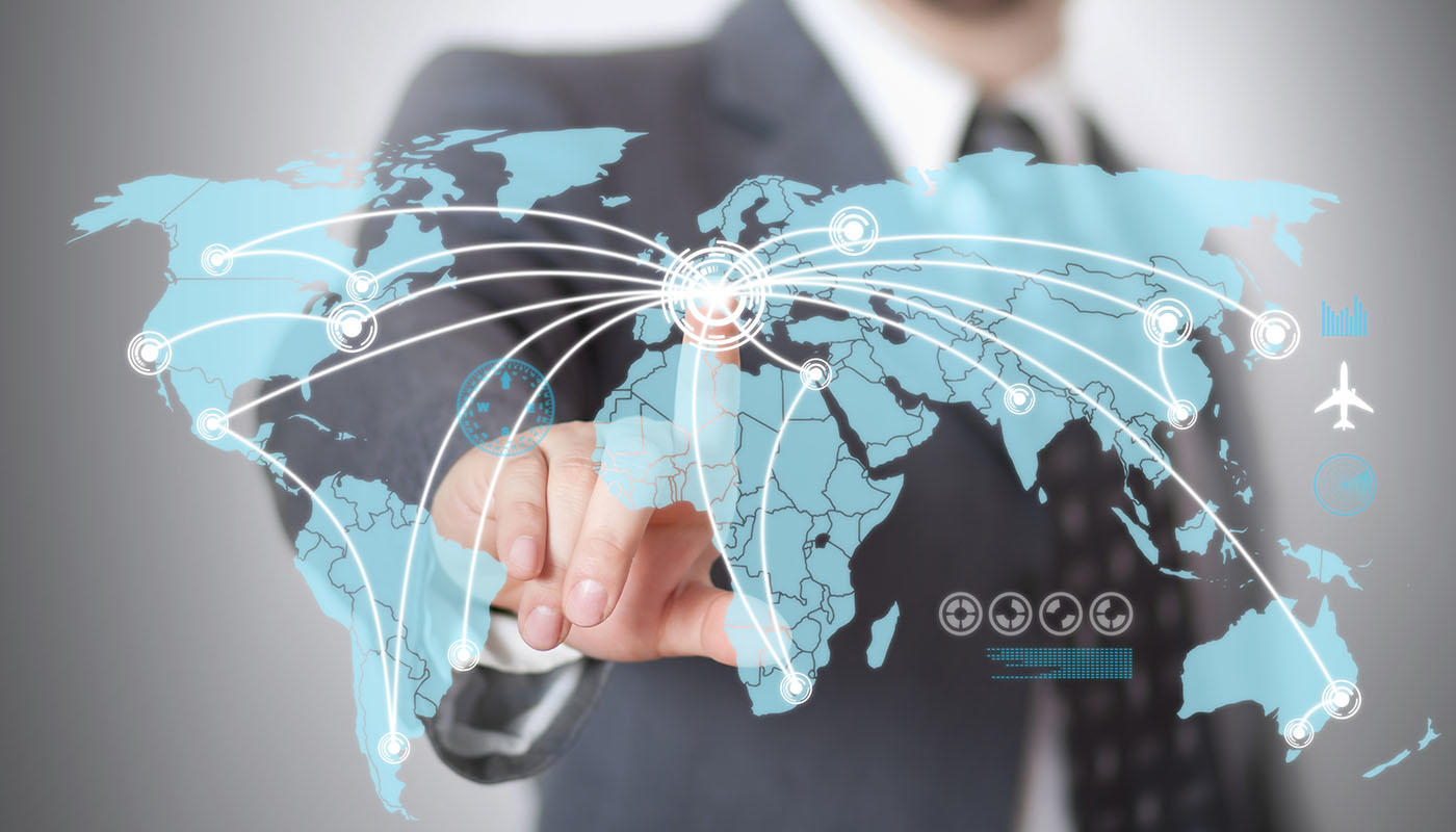 Mann mit Weltkarte Mann mit Weltkarte