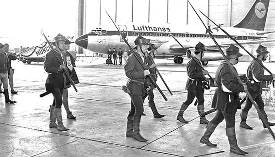 Am 7. August 1970 wurde die "Landshut" am Flughafen München Riem mit einem großen Festakt getauft
