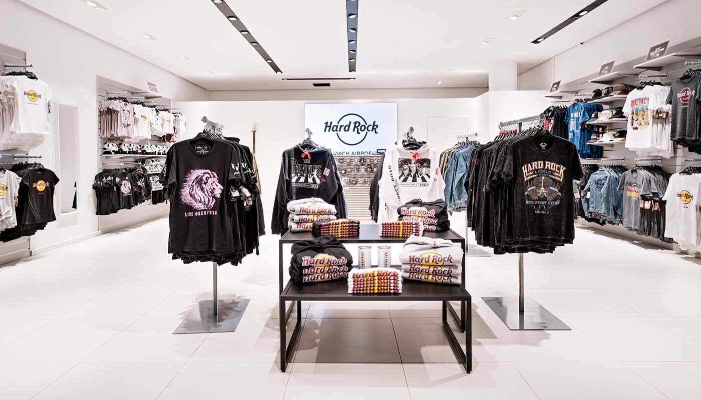 logo graphic tee
