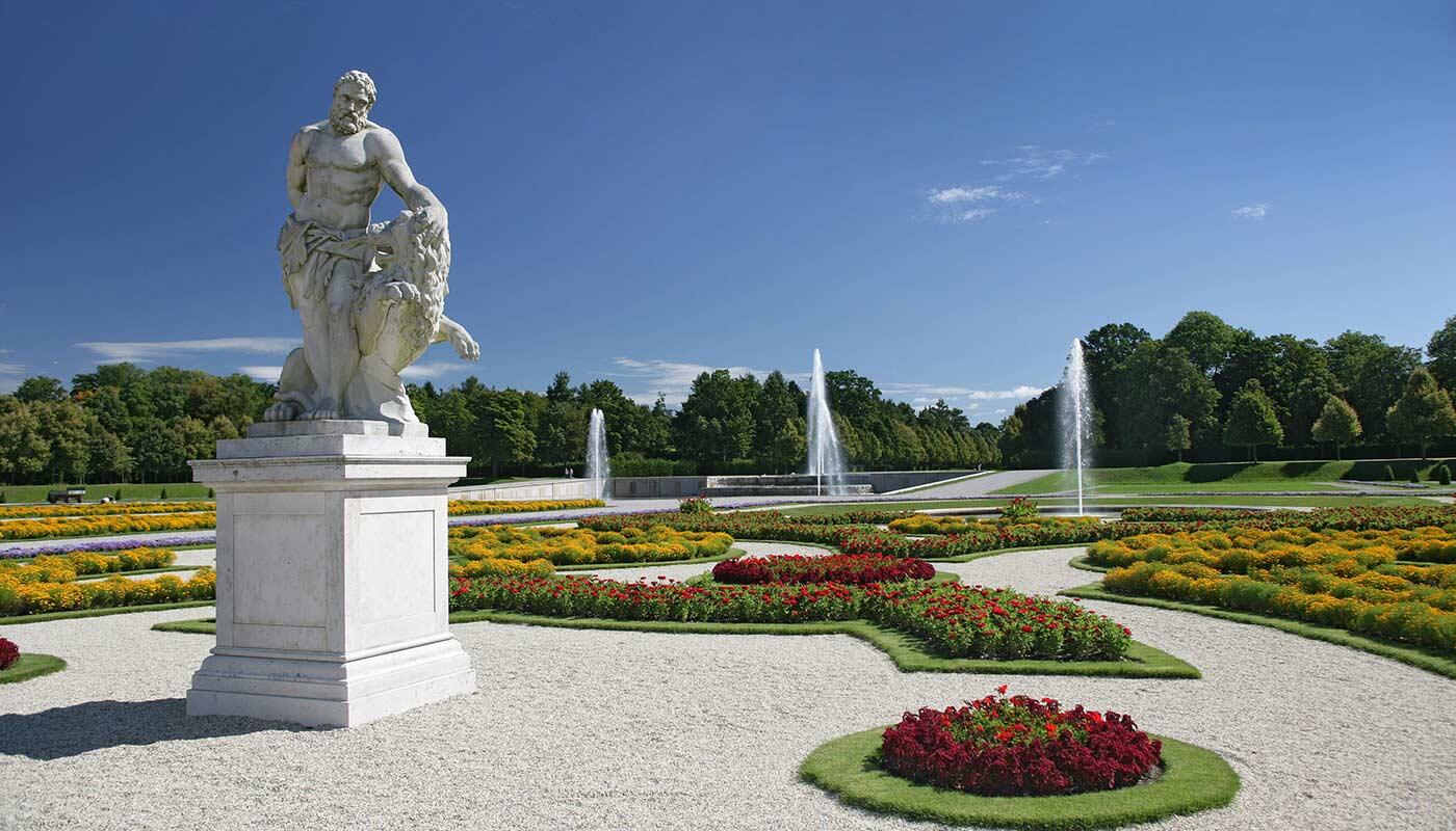 Castles and a wonderful park Castles and a wonderful park