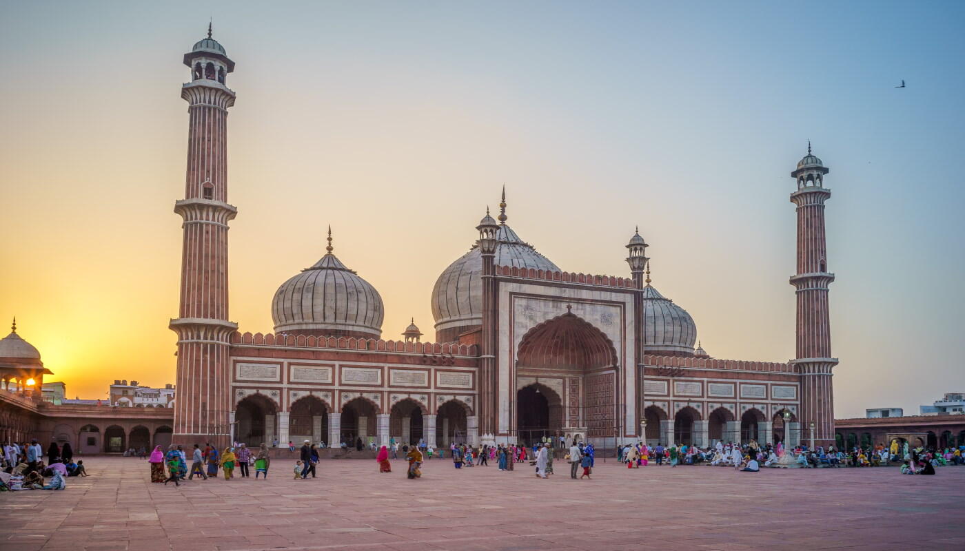 Jama Masjid Delhi – Historische Moschee in Old Delhi Jama Masjid Moschee in Delhi mit Minaretten und Innenhof