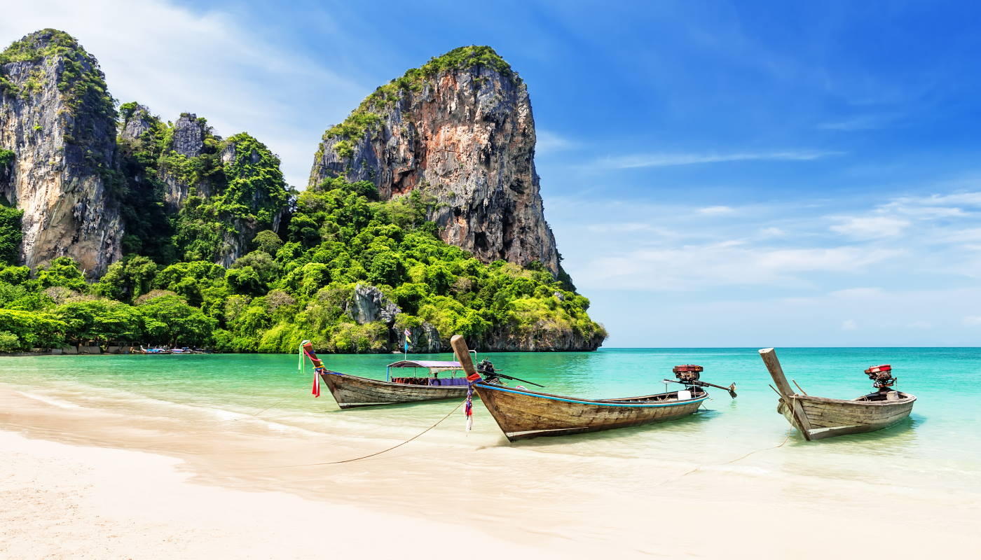 Longtail Boote auf einer thailändischen Insel Longtail Boote auf einer thailändischen Insel