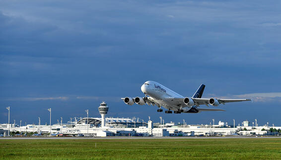 Lufthansa Airbus A380 back in Munich