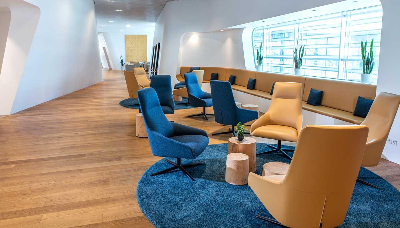 Exclusive comfort and service Exclusive comfort and service