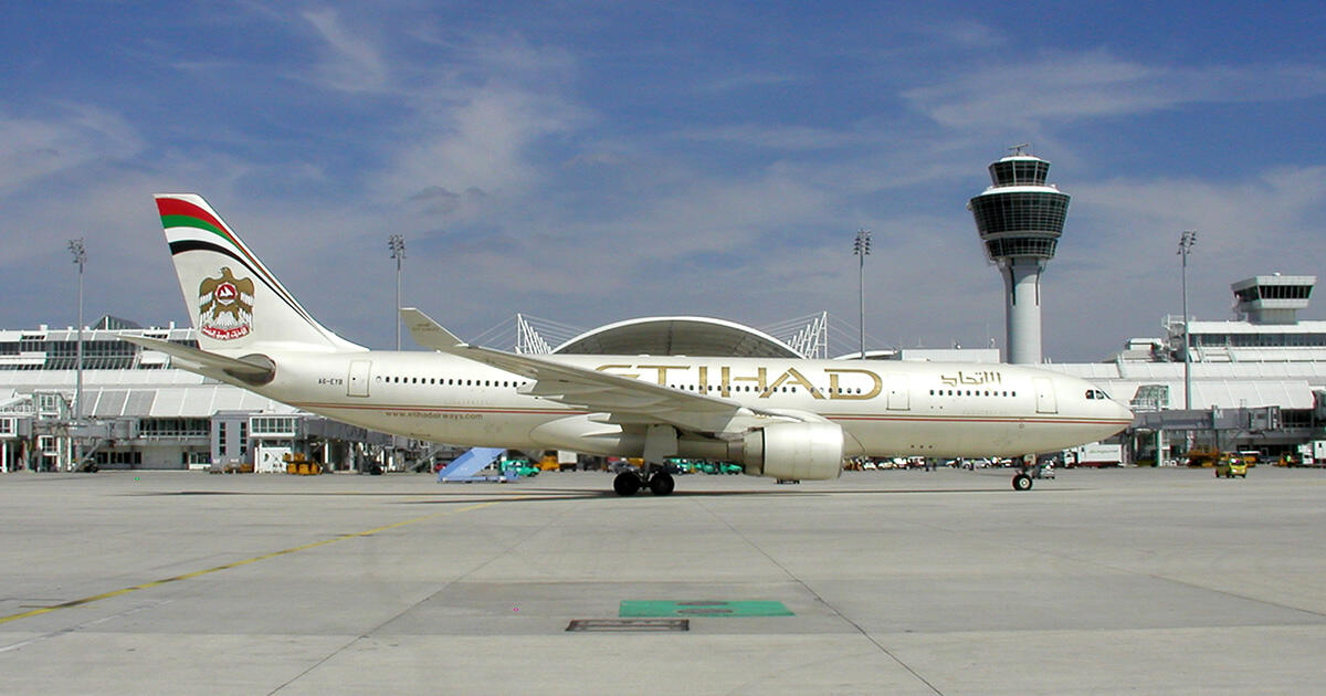 The photo shows the Airbus A330 that made the maiden flight of Etihad Airways on June 17, 2004. The photo shows the Airbus A330 that made the maiden flight of Etihad Airways on June 17, 2004.