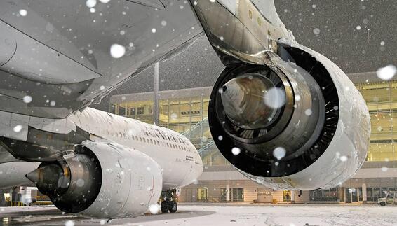 Schnee auf dem Vorfeld