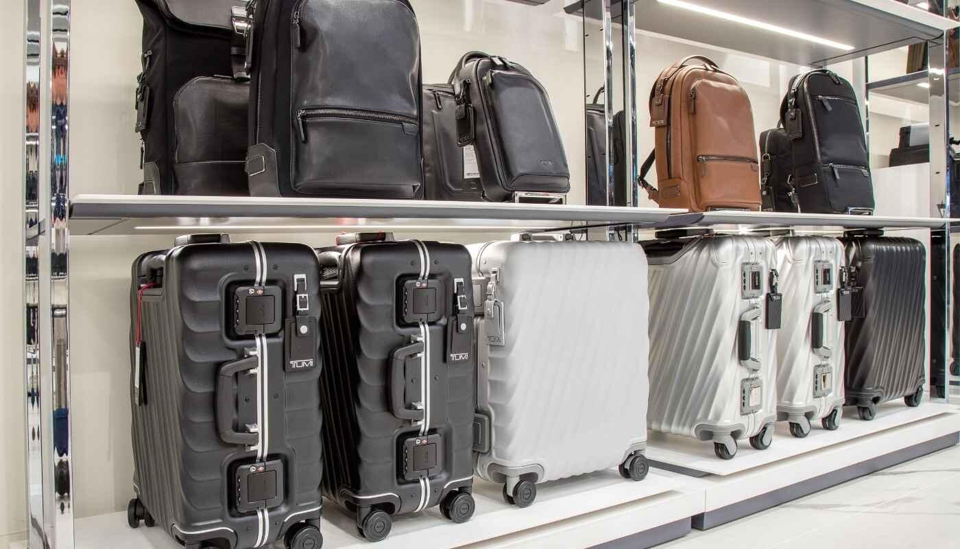 TUMI Reisegepäck Tumi Store mit Koffer und Taschen