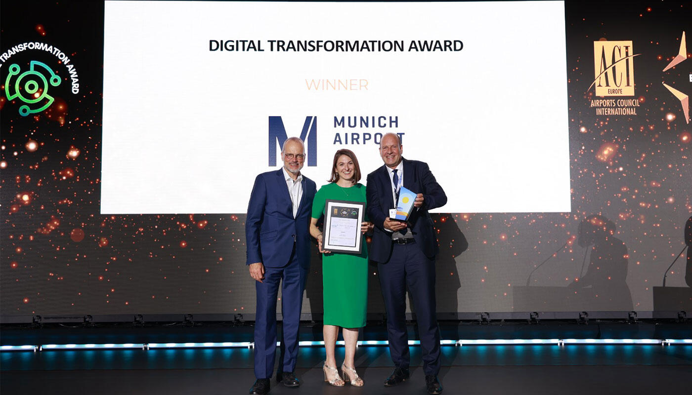 Munich Airport receives Digital Transformation Award Dr. Jan-Henrik Andersson (Chief Commercial Officer & Chief Security Officer of Munich Airport, right) and Vera Jakobsen (Vice President Digital of Munich Airport, centre) accepted the award. The award was presented by Andreas Boschen (Executive Director SESAR 3 Joint Undertaking, left).