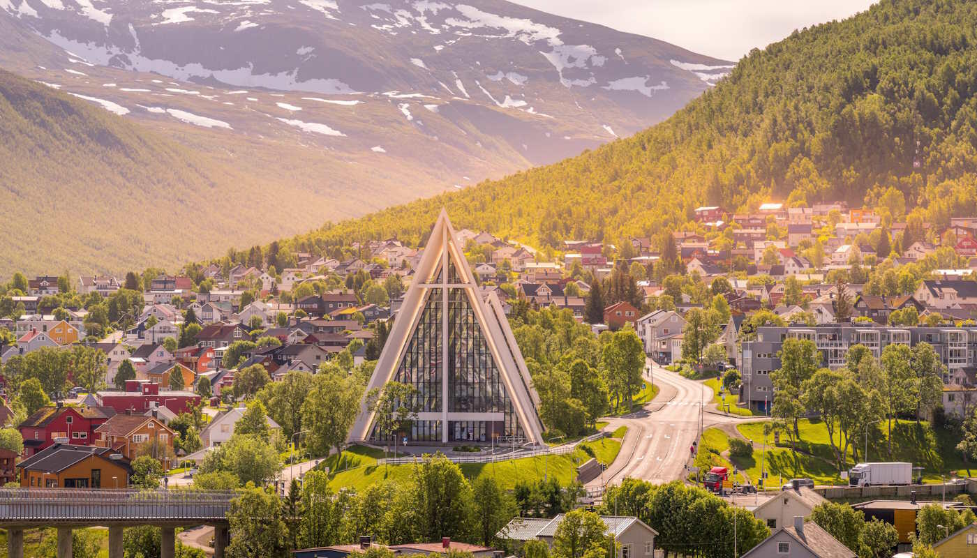 Die Eismeerkathedrale in Tromsø, Norwegen Die Eismeerkathedrale in Tromsø, Norwegen