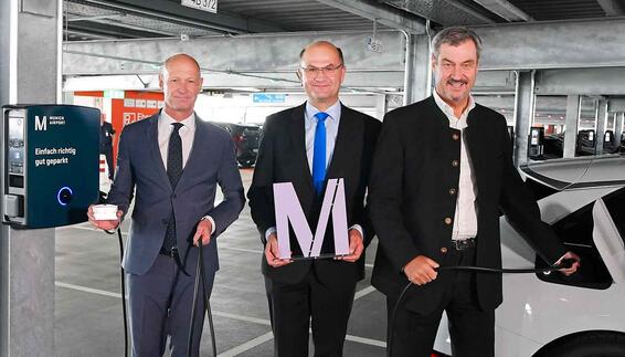 Opening: Charging park for electric cars in P44 at Munich Airport (from left to right: Jost Lammers, CEO Munich Airport, Albert Füracker, Finance Minister and Chairman of the Munich Airport Supervisory Board, and Dr. Markus Söder, Minister-President)