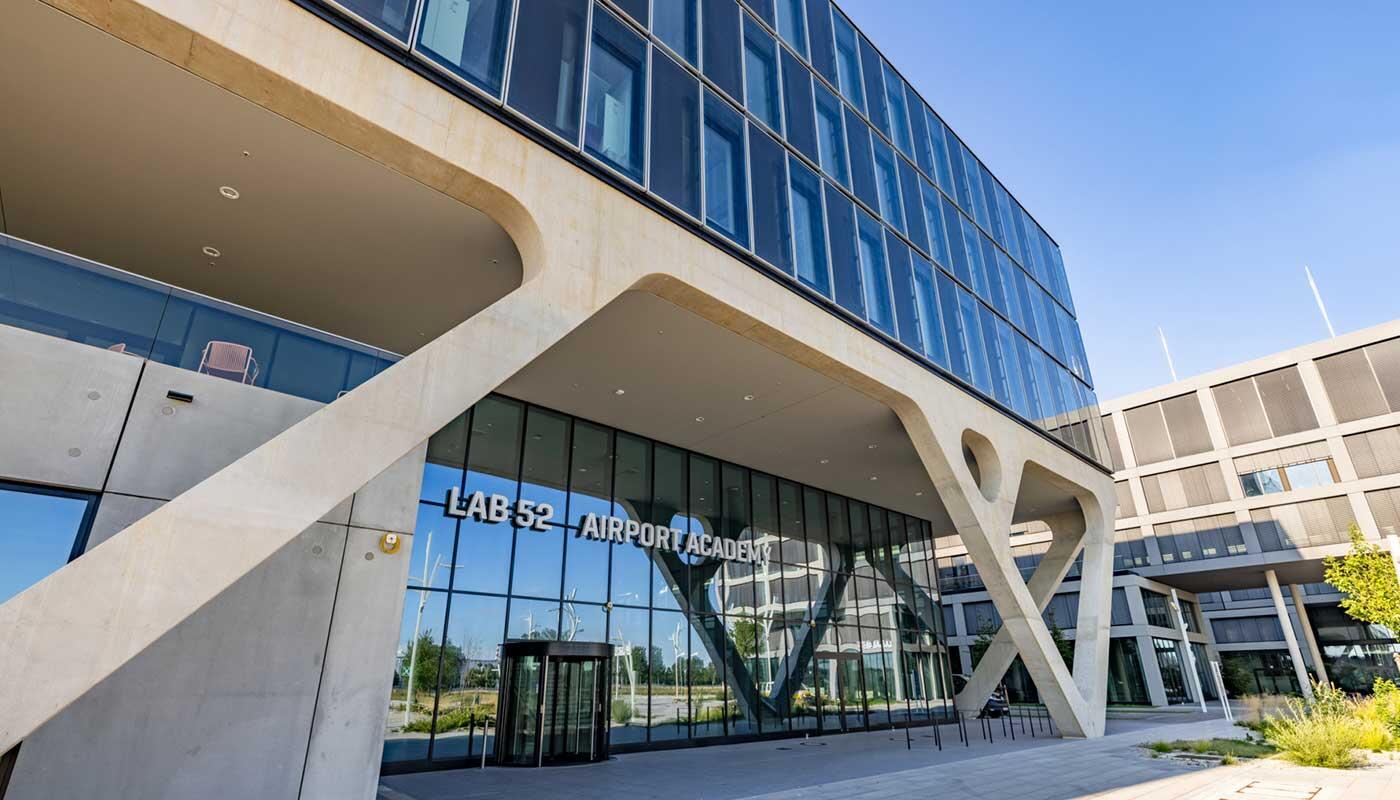 Efficient and sustainable airport operations Efficient and sustainable airport operations