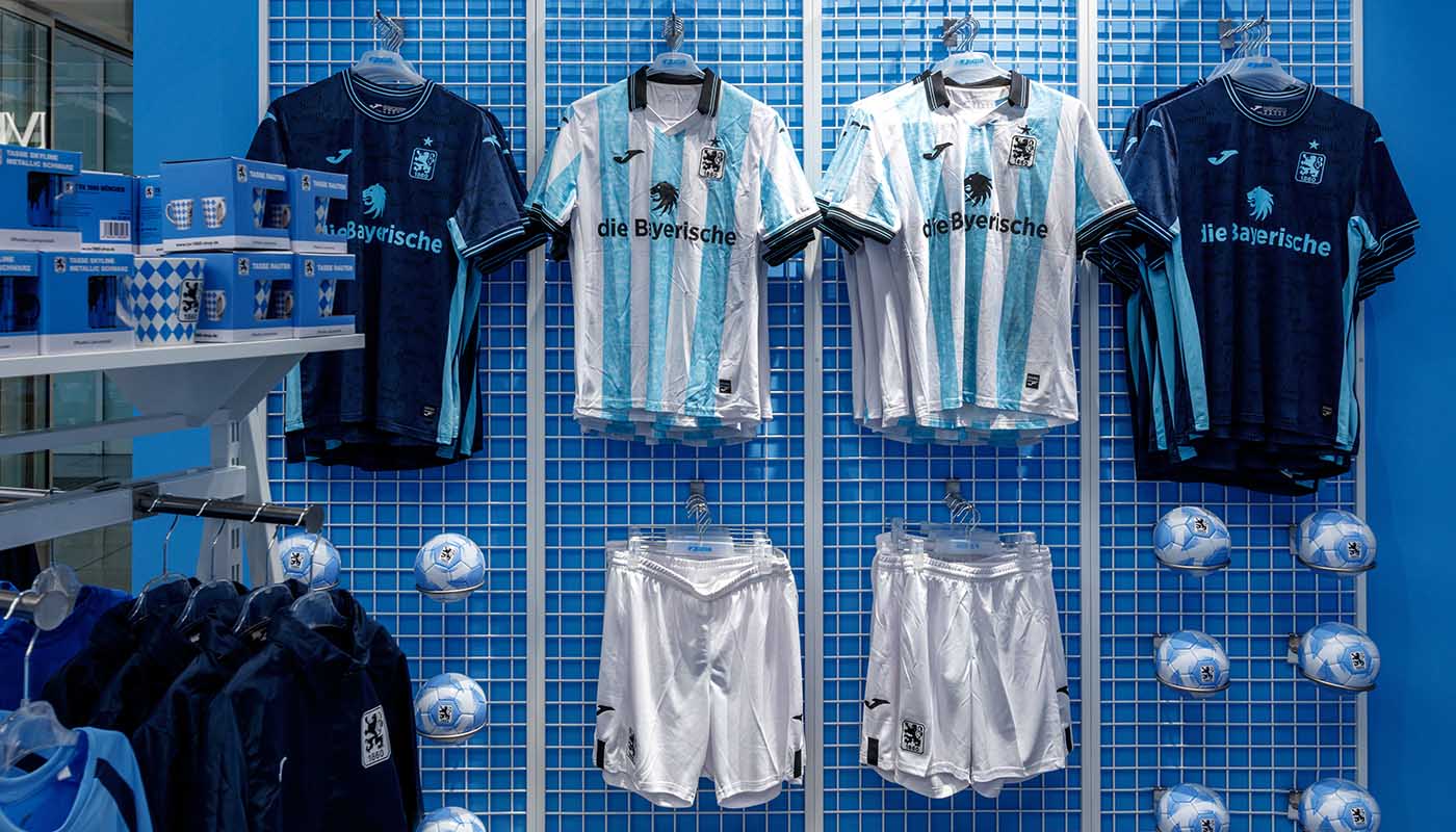TSV 1860 Munich fan shop - Munich Airport