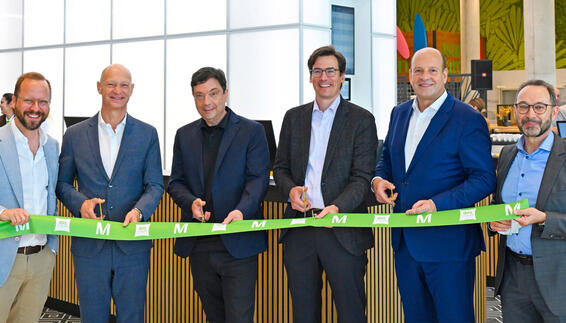 The photo from the ibis Styles Munich Airport opening shows, from left to right: Andreas Reichert, Managing Director of Allresto Munich Airport; Jost Lammers, CEO of Munich Airport; Alexander Sasha Rudnik, General Manager of ibis Styles Munich Airport; Yannick Wagner, Deputy Chief Development Officer for Europe & North Africa and Managing Director for Germany at Accor; Dr. Jan-Henrik Andersson, CCO & CSO of Munich AIrport; and Dietmar Kaiser, Project Manager for Real Estate Development at Munich Airport.